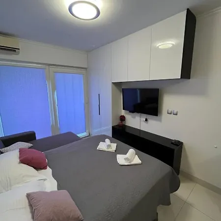 Apartment Bellissima By The Sea Makarska