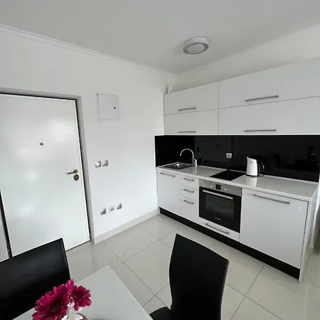 Apartment Bellissima By The Sea Makarska